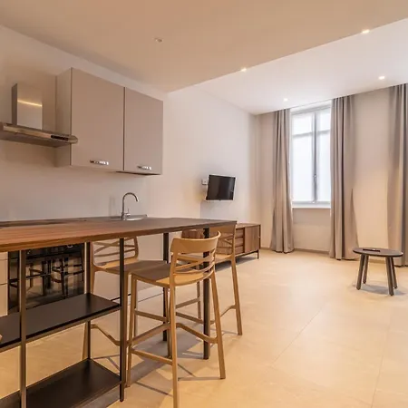 Ξενοδοχείο με διαμερίσματα Laure Living 3*